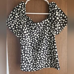 Ann Taylor Black and White Ruched Puff Sleeve Top